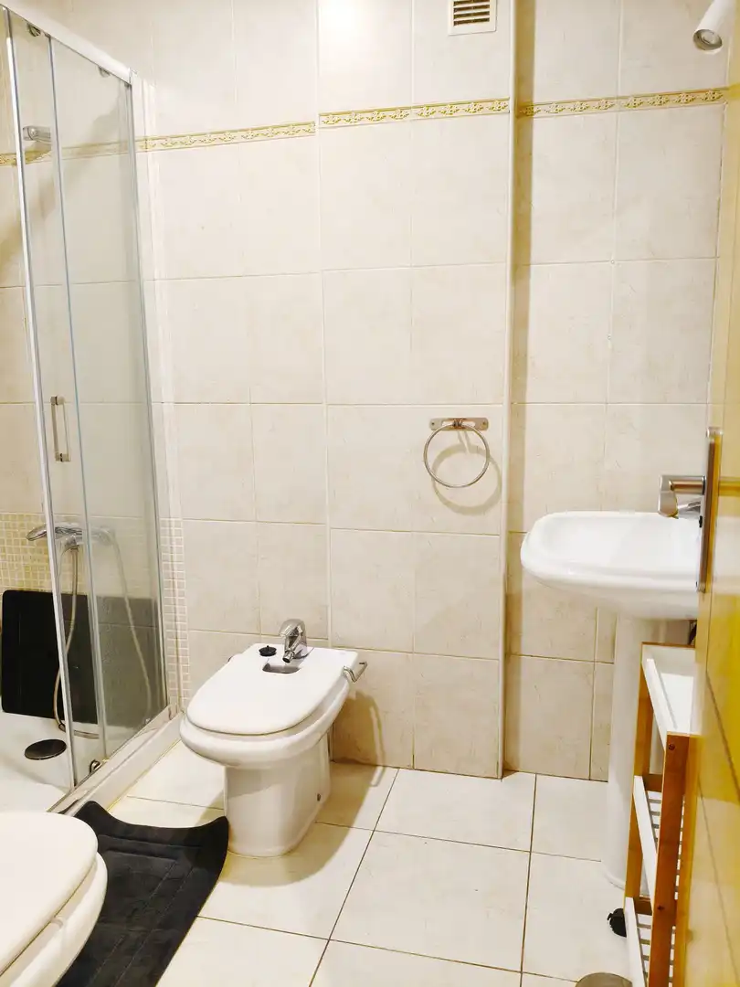Bany de Pis de lloguer en Las Palmas de Gran Canaria amb Terrassa i Moblat