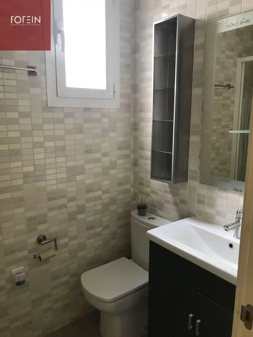 Badezimmer von Wohnung zur Miete in Madrid mit Heizung und Möbliert