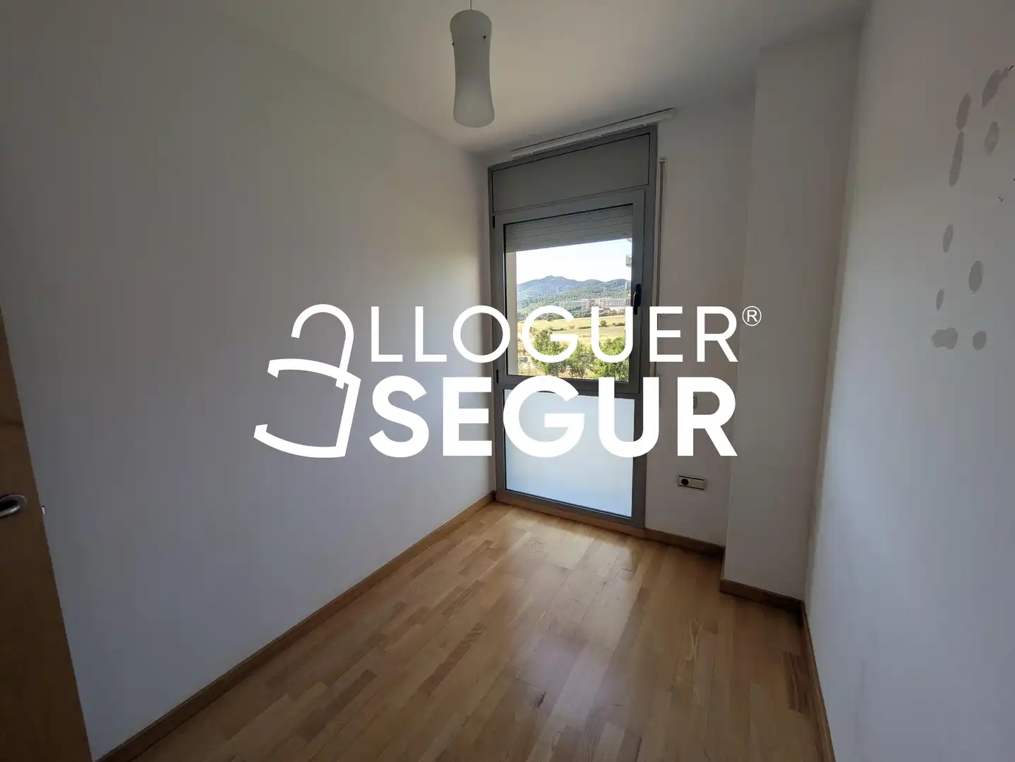 Bedroom of Flat for rent in Terrassa  with Air Conditioner and Heating