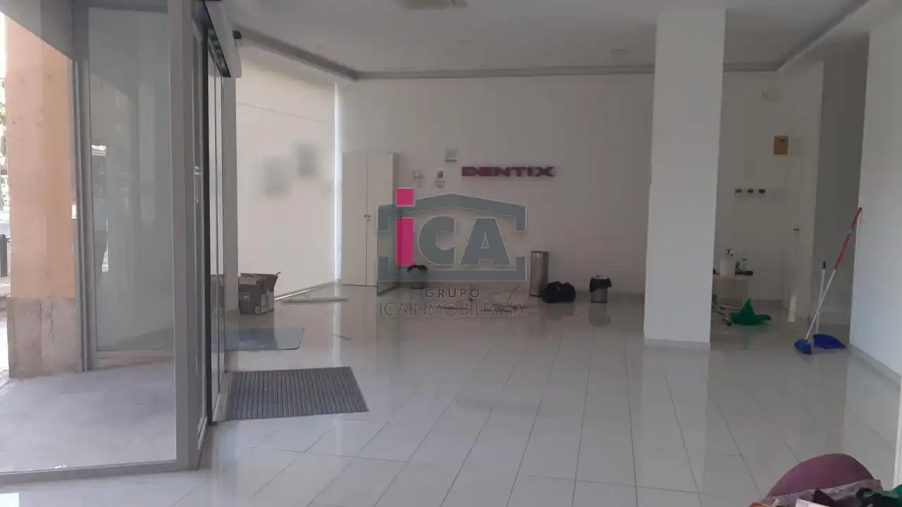 Local comercial en venda a PLAZA DE AMÉRICA (CRUZ DE LOS CAIDOS) CÁNOVAS, imagen 4