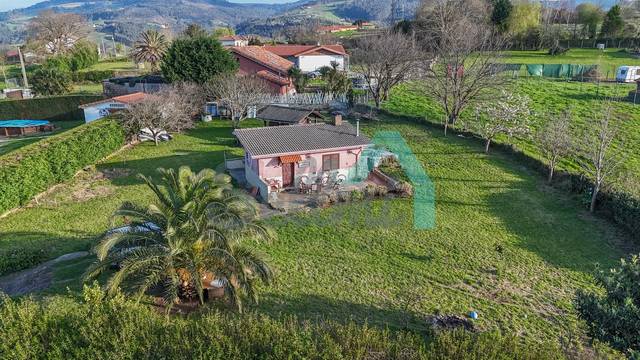 Casa-chalet en Venta en Barrio de Arriba en Quintes - Arroes