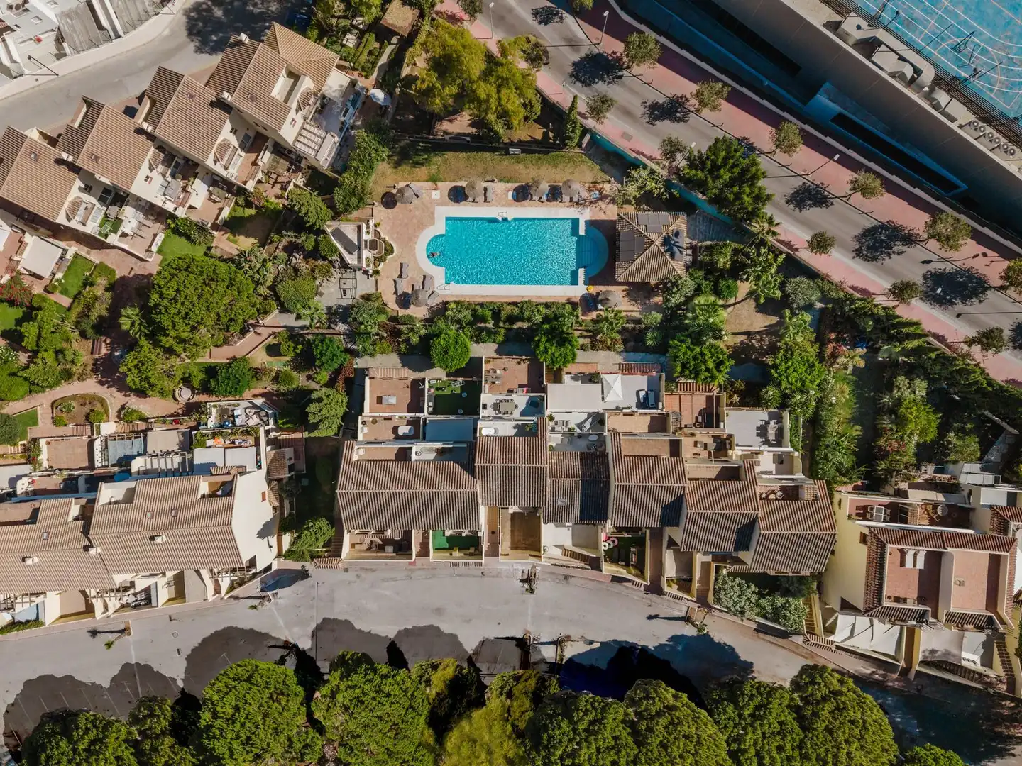 Exterior view of Houses for sale in Marbella  with Air Conditioner, Terrace and Community pool