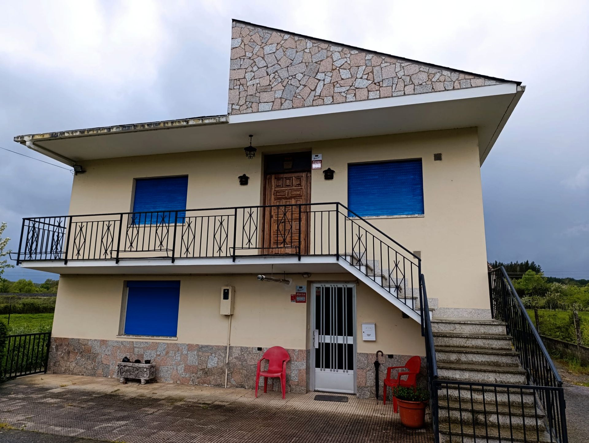 Vista exterior de Casa o xalet en venda en Monforte de Lemos amb Calefacció, Jardí privat i Traster