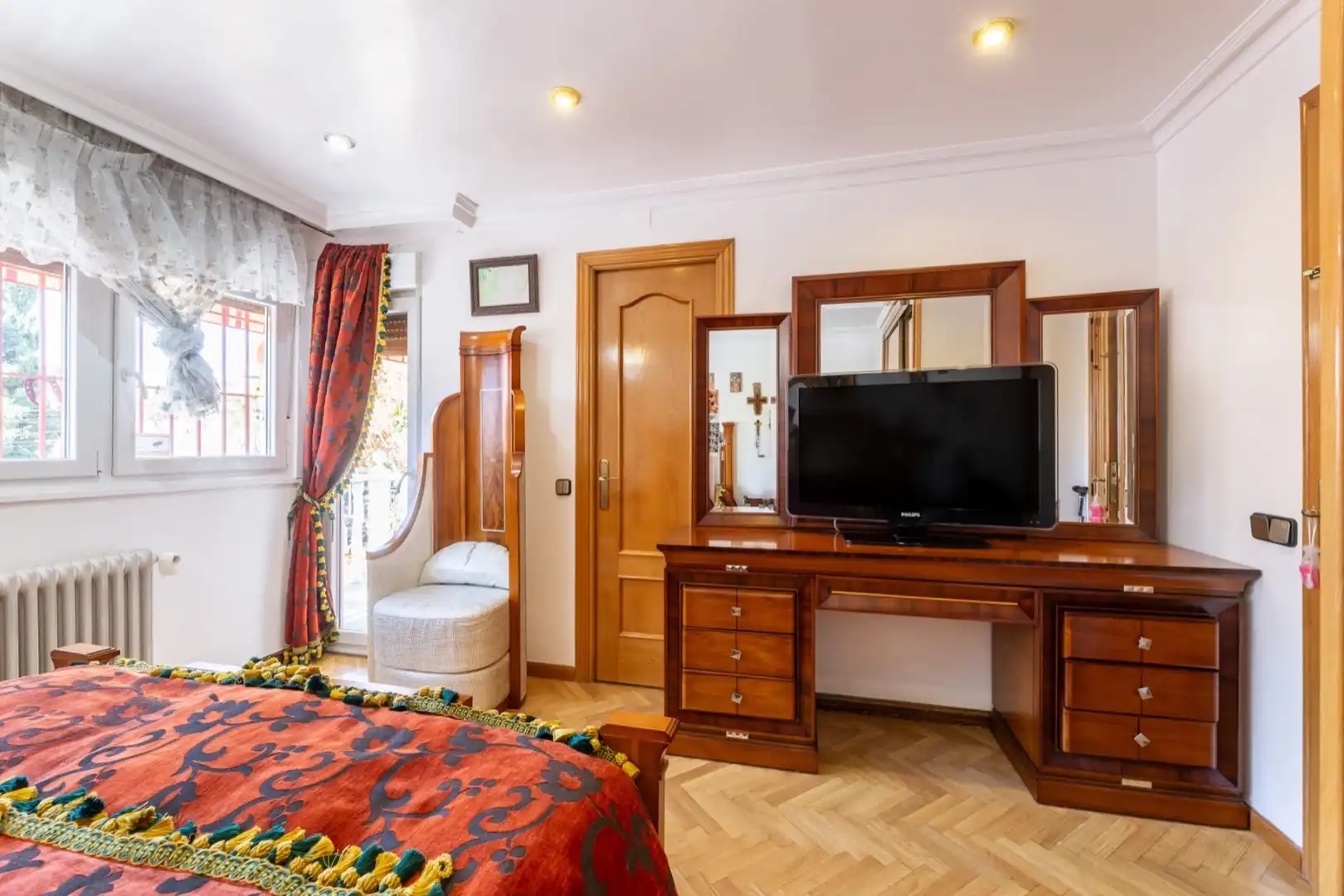 Habitación de Casa adosada en venta en Madrid con Aire acondicionado, Calefacción y Jardín privado