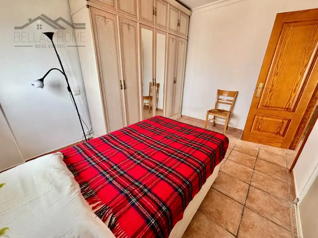 Habitación de Piso de alquiler en Estepona con Aire acondicionado, Terraza y Amueblado