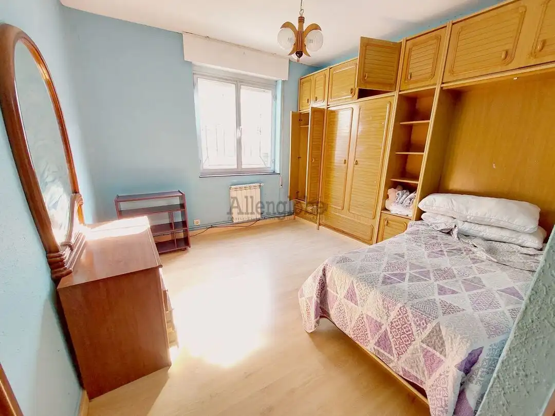 Schlafzimmer von Wohnung zum Verkauf in Oviedo  mit Heizung und Abstellraum