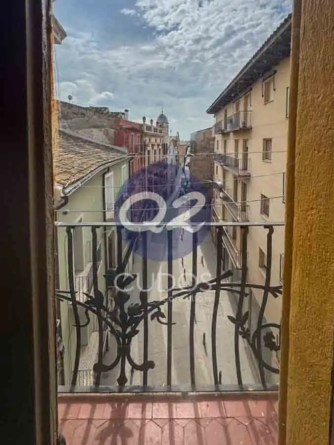 Außenansicht von Dachboden zum Verkauf in Balaguer mit Terrasse und Möbliert