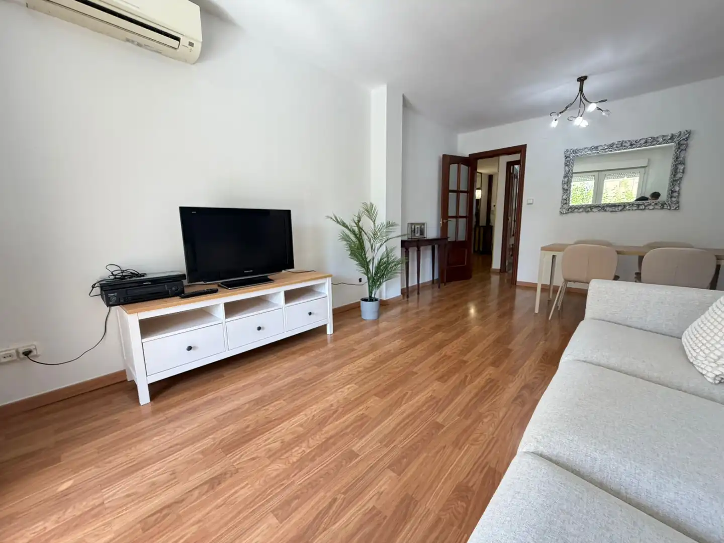 Living room of Flat for rent in Lleida  with Air Conditioner, Heating and Parquet flooring