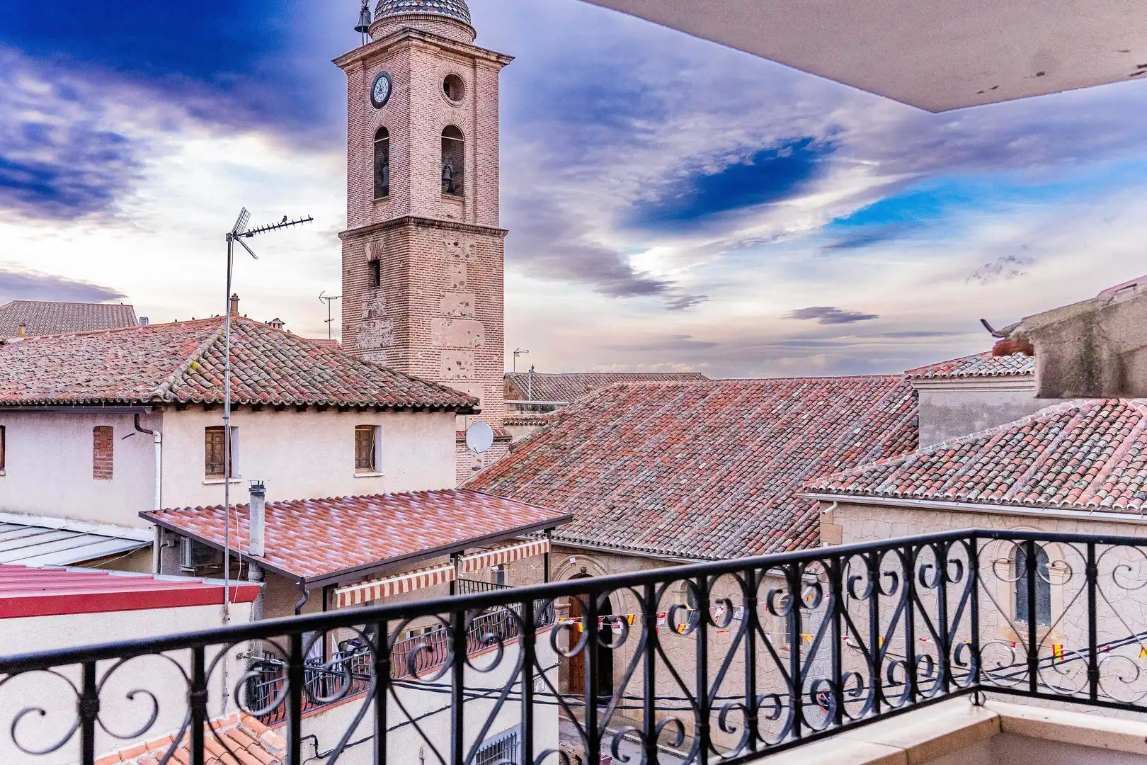 Vista exterior de Piso en venta en Belvís de la Jara con Aire acondicionado, Calefacción y Terraza