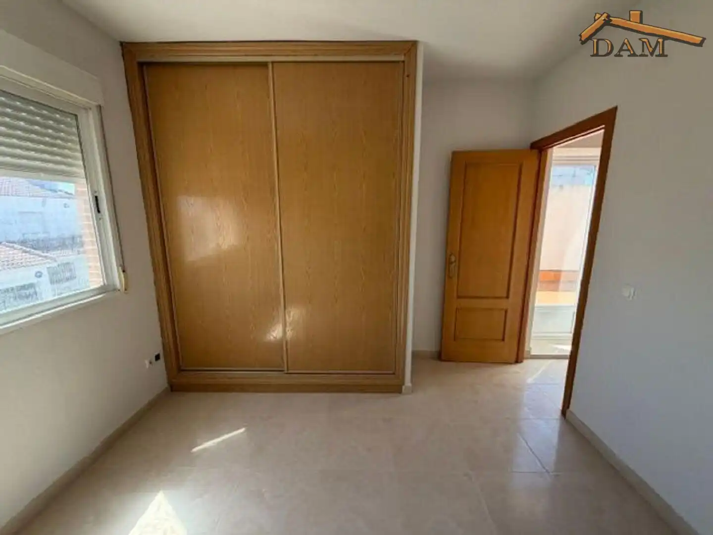 Habitación de Casa adosada en venta en Carmena