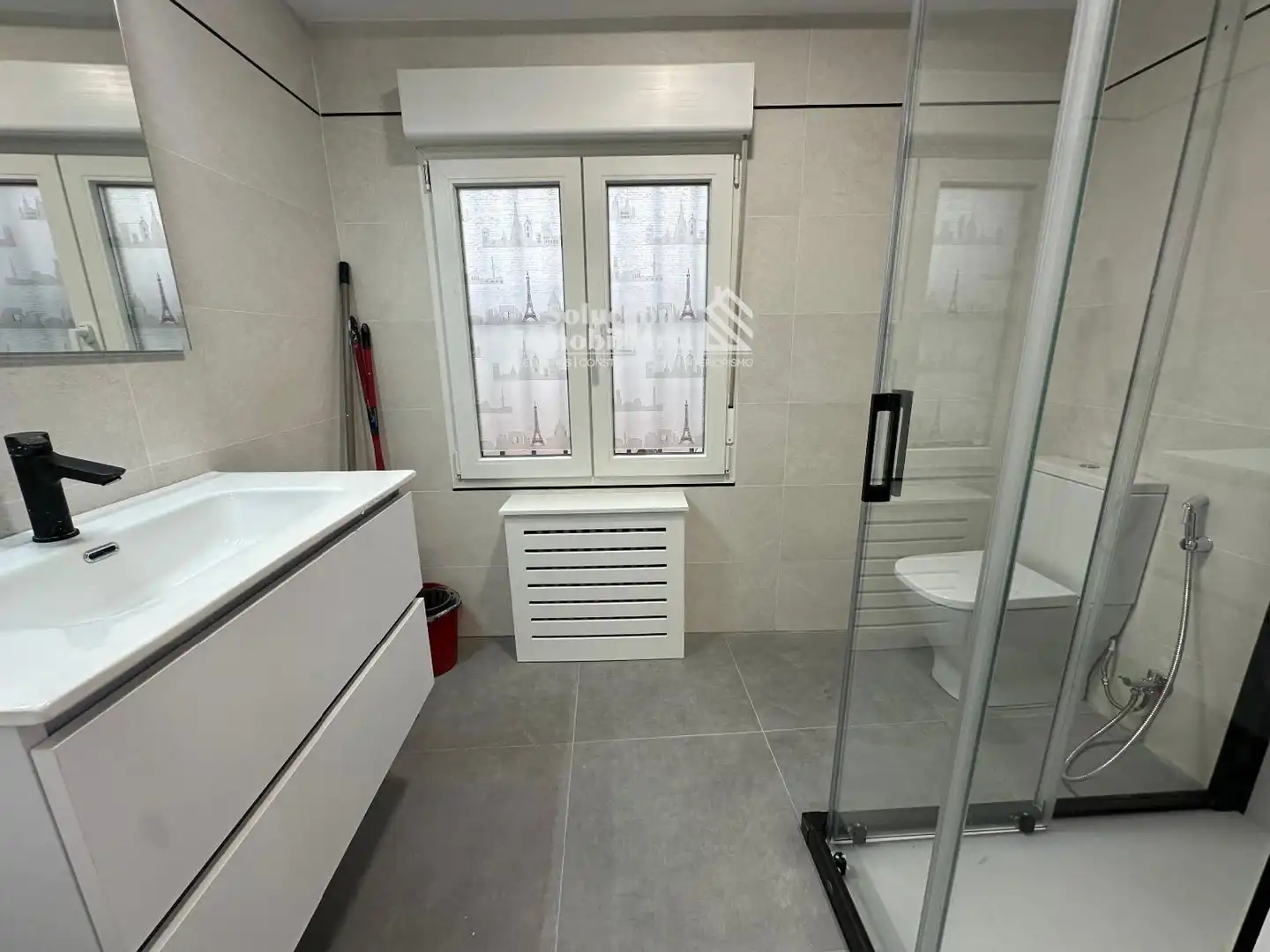 Badezimmer von Wohnung zur Miete in Salamanca mit Heizung, Terrasse und Möbliert