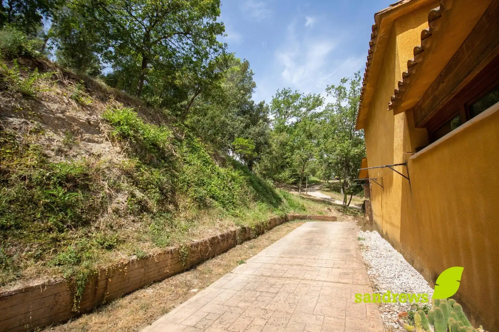 Vista exterior de Finca rústica en venda en Porqueres amb Aire condicionat, Calefacció i Jardí privat