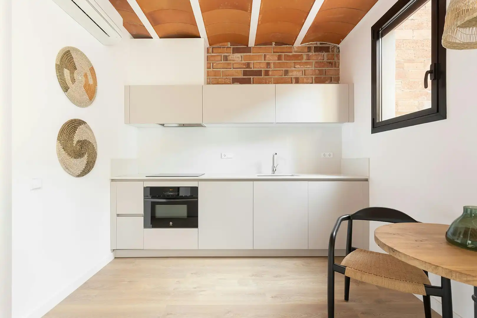 Küche von Wohnung zur Miete in Barcelona mit Klimaanlage, Heizung und Privatgarten