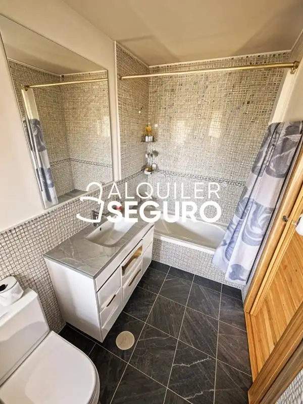 Bathroom of Houses for rent in Bargas  with Air Conditioner, Heating and Terrace