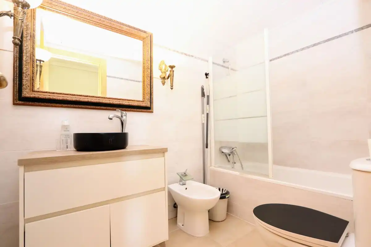 Baño de Apartamento en venta en Murcia con Aire acondicionado, Trastero y Piscina comunitaria