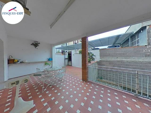 Piso en Venta en Carrer Ausiàs March en Font Verda