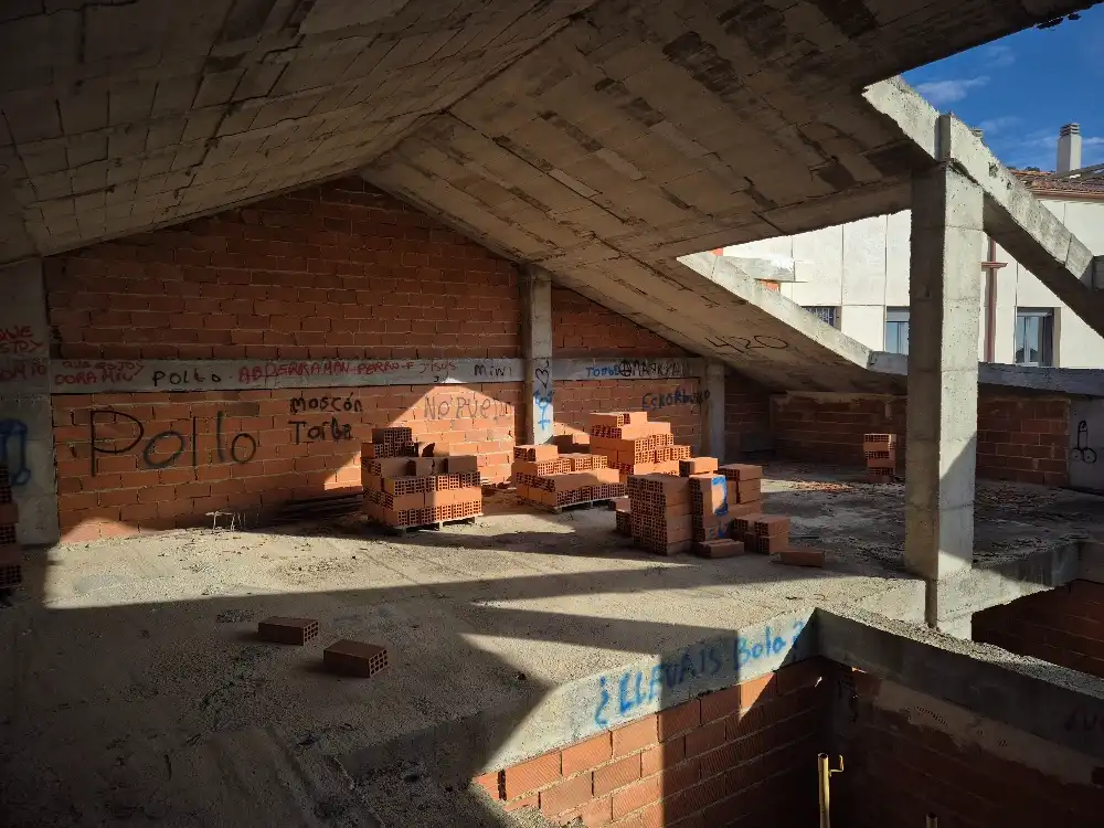 Vista exterior de Edificio en venta en Chinchilla de Monte-Aragón