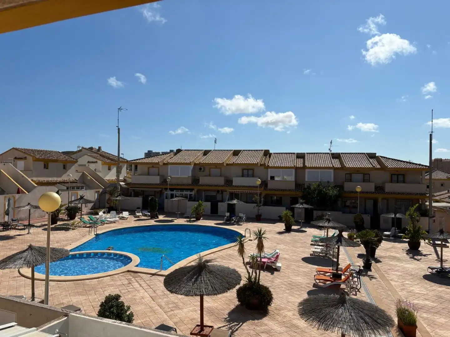 Reihenhaus mit Pool zur Miete in Calle Giscon 6