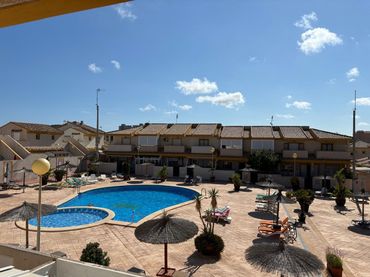 Reihenhaus mit Pool zur Miete in Calle Giscon 6