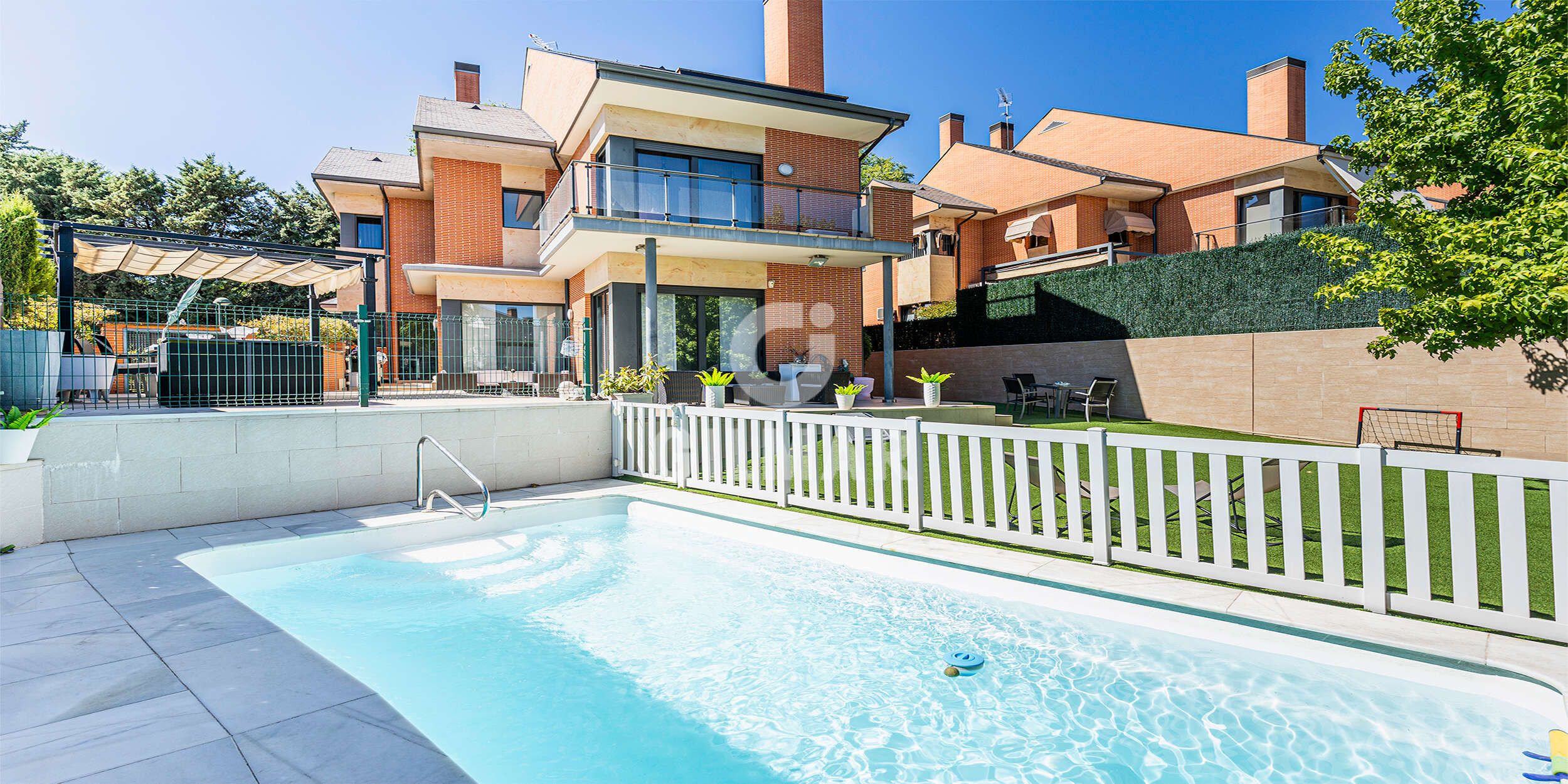 Piscina de Casa o xalet en venda en Pozuelo de Alarcón amb Calefacció, Jardí privat i Piscina