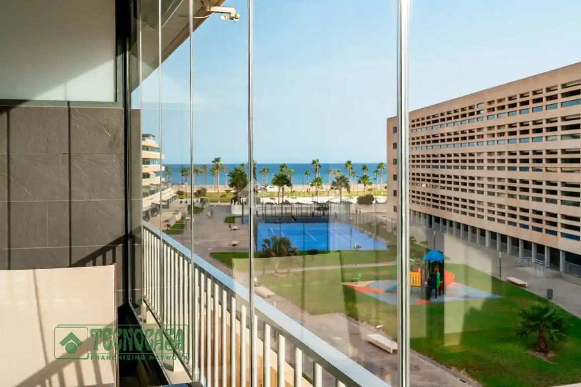 Terraza de Piso en venta en Roquetas de Mar con Aire acondicionado, Terraza y Amueblado