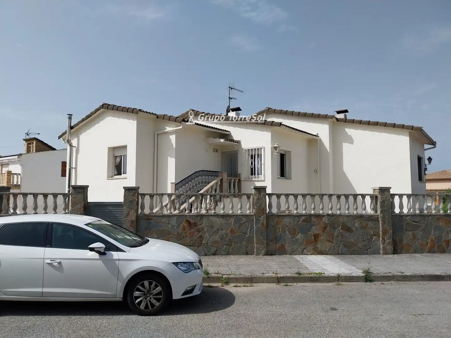 Casa adosada en venda a ENRIC MORERA, La Franquesa - Oasis Park