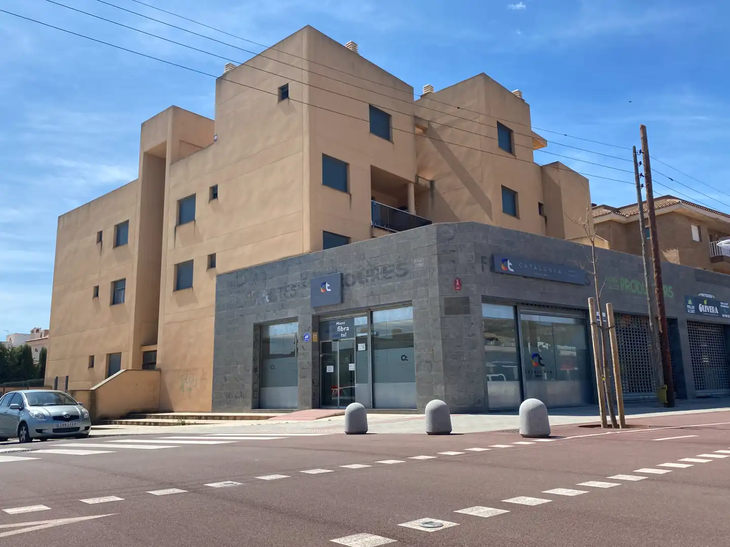 Vista exterior de Garatge en venda en Mont-roig del Camp amb Alarma