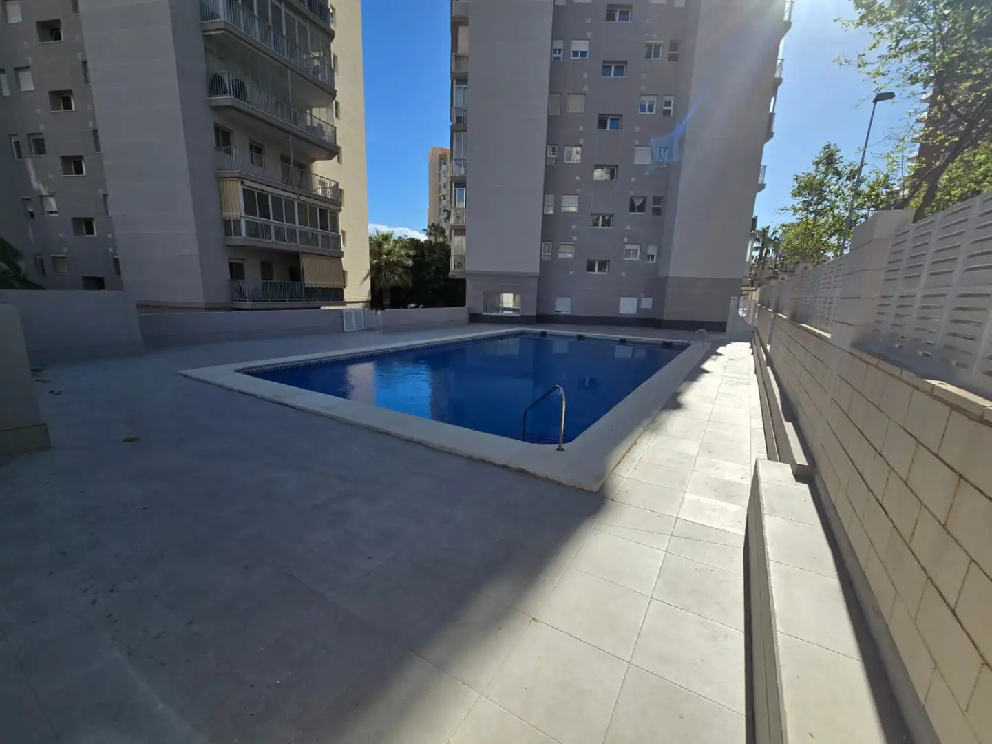 Schwimmbecken von Wohnungen zum Verkauf in Calpe / Calp mit Klimaanlage, Heizung und Privatgarten
