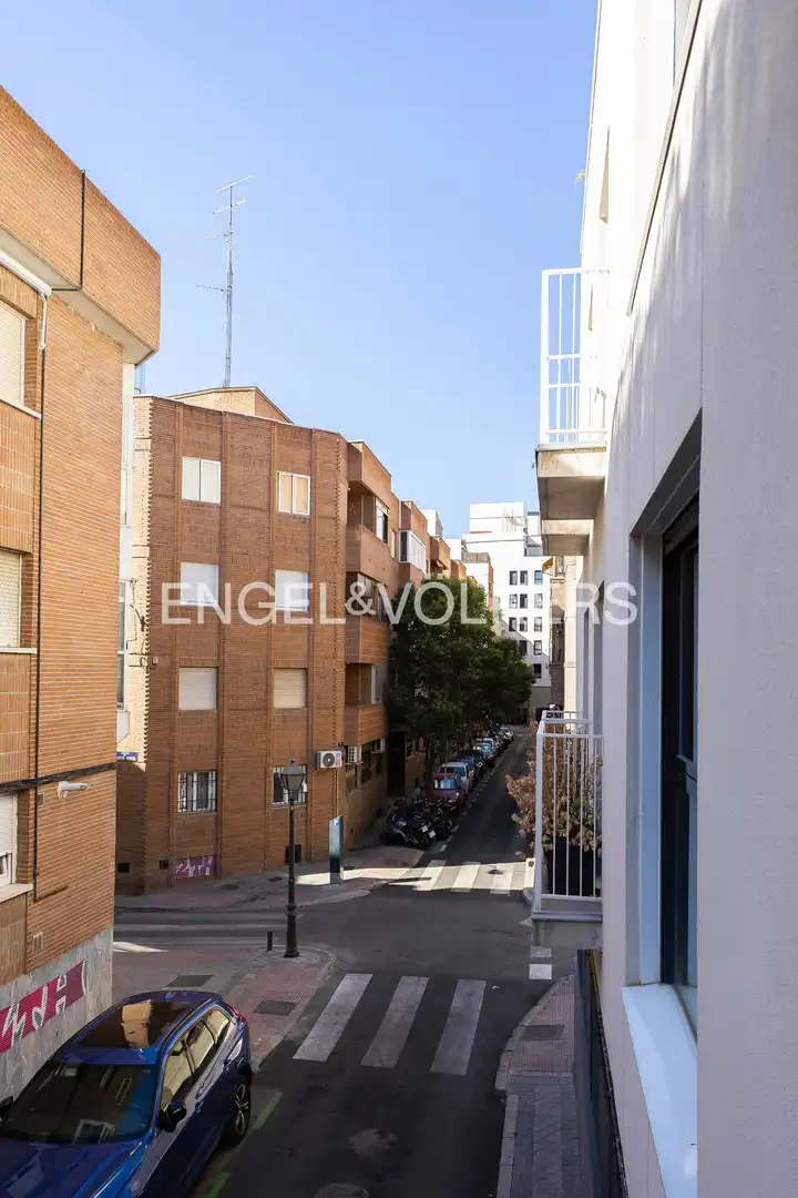 Piso de alquiler en Juan de la Hoz, Guindalera
