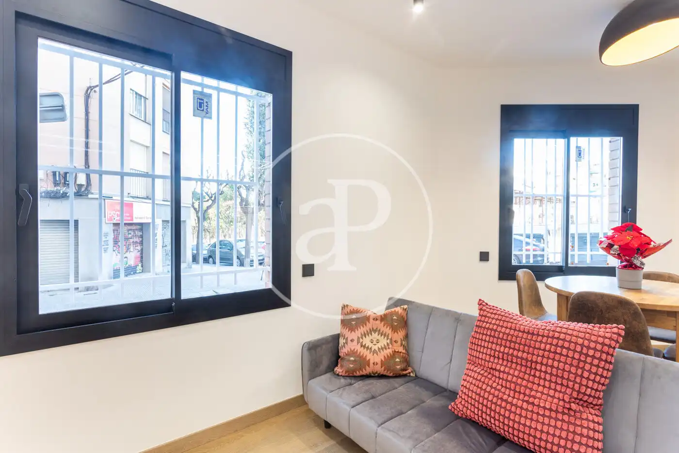 Sala de estar de Piso en venta en Sant Feliu de Llobregat con Aire acondicionado, Calefacción y Amueblado