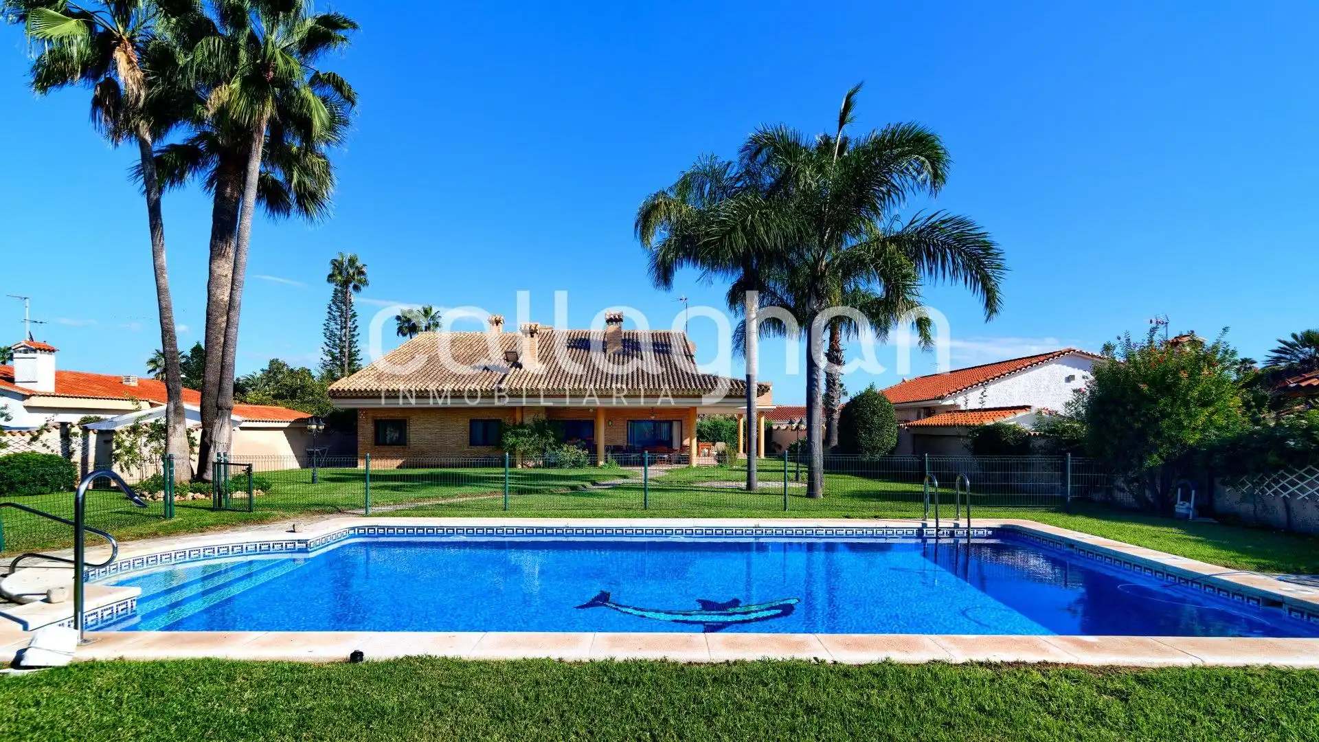 Villa avec balcon à vendre à Corinto - Almarda