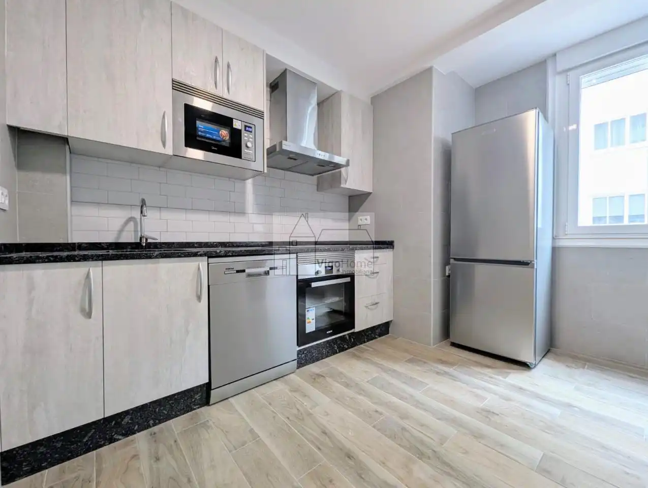 Cocina de Piso de alquiler en Vigo  con Calefacción, Terraza y Amueblado