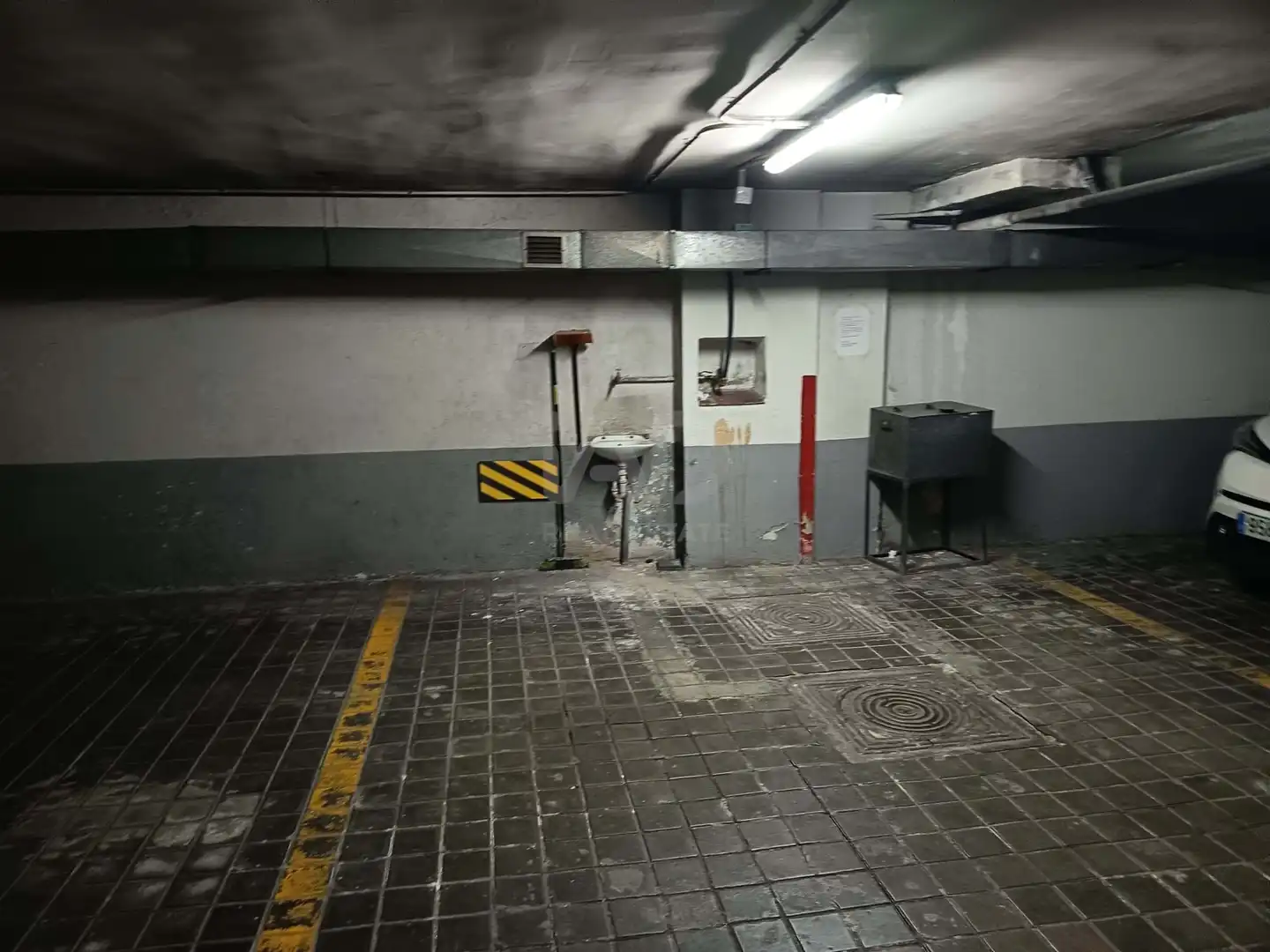 Garage for sale in Madrid