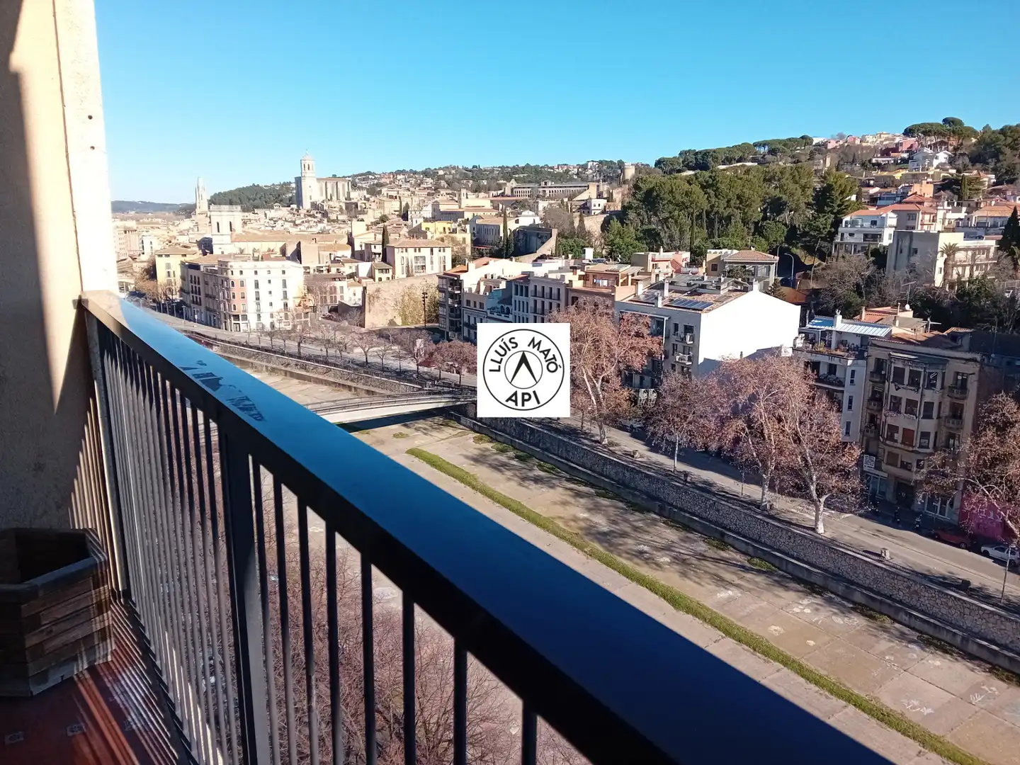 Terraza de Piso en venta en Girona con Calefacción, Terraza y Internet