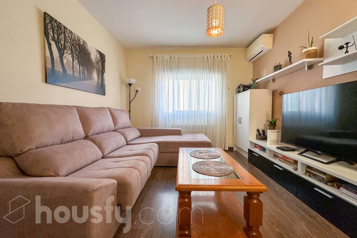 Sala d'estar de Pis en venda en  Madrid Capital amb Aire condicionat, Calefacció i Moblat