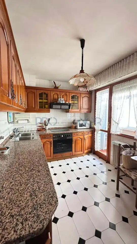 Cocina de Piso en venta en León Capital  con Calefacción y Trastero