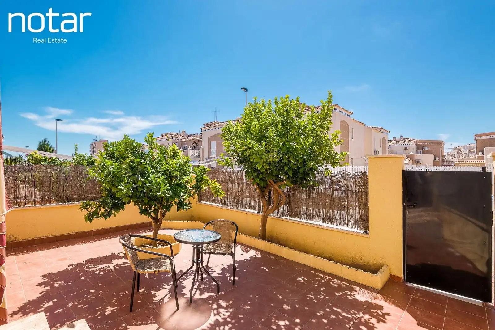 Terrasse von Wohnungen zum Verkauf in Torrevieja mit Privatgarten, Terrasse und Gemeinschaftspool