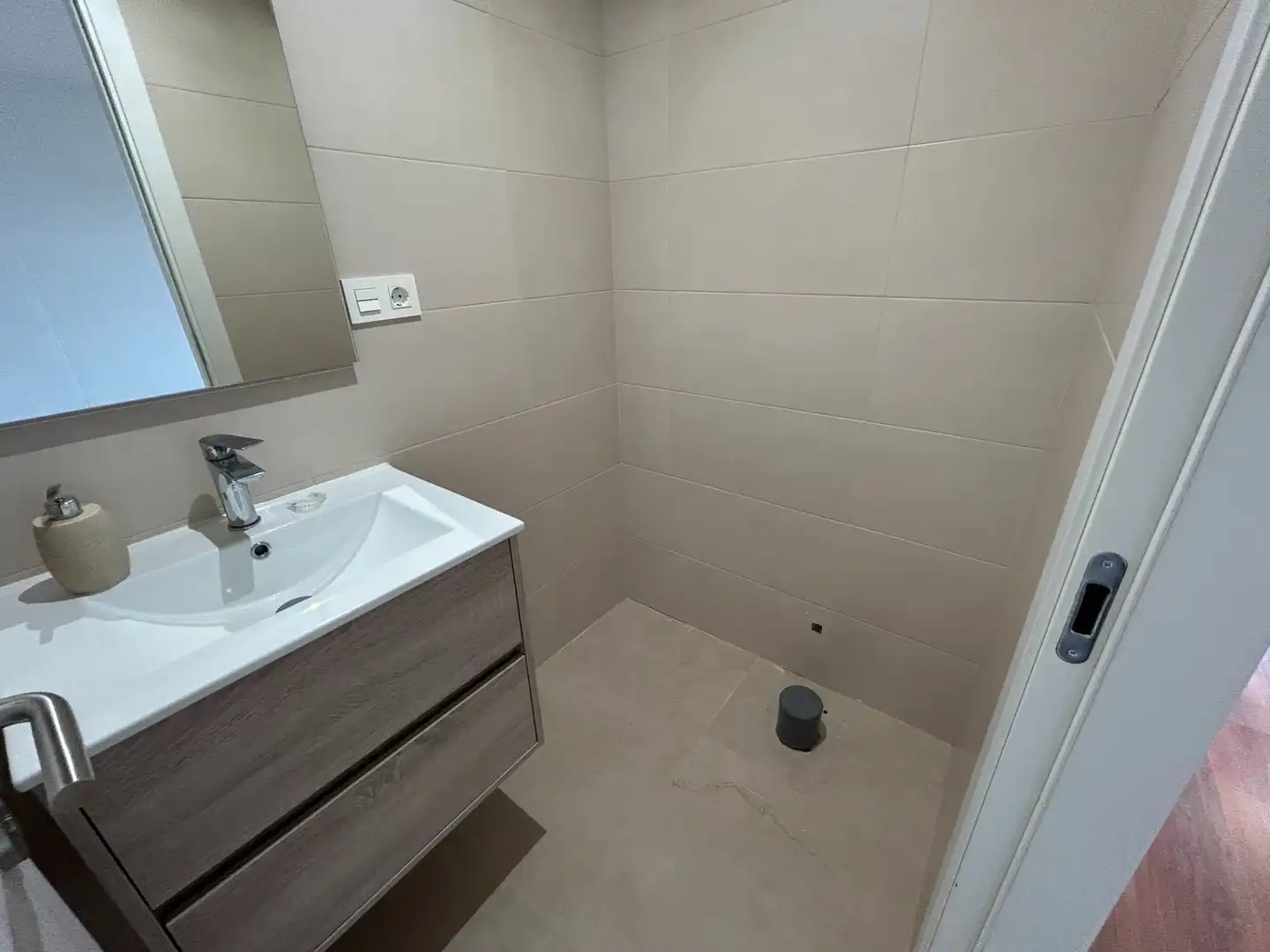 Baño de Planta baja en venta en Almería con Aire acondicionado, Calefacción y Jardín privado