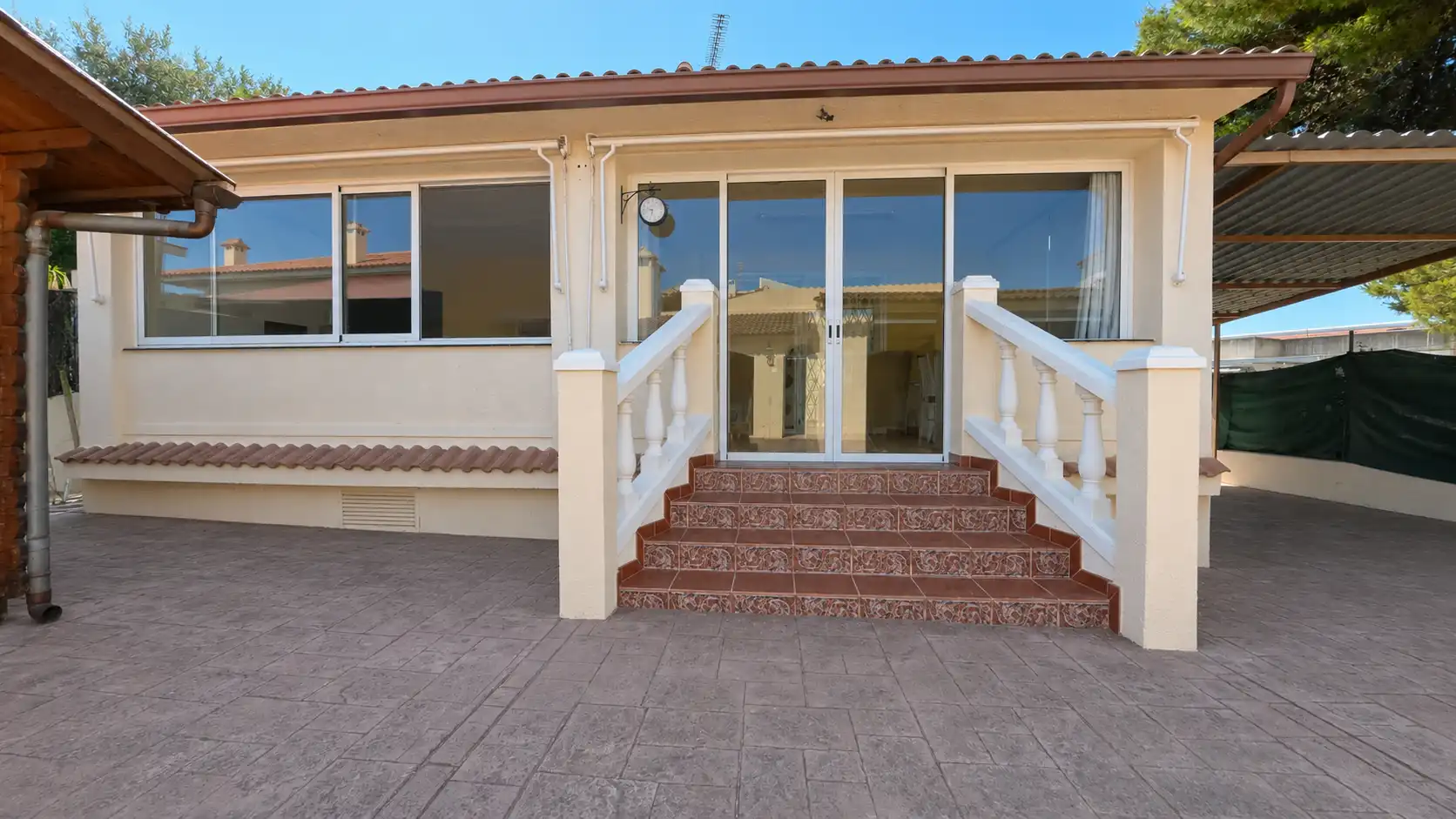 Vista exterior de Casa o chalet en venta en Cunit con Aire acondicionado, Calefacción y Jardín privado