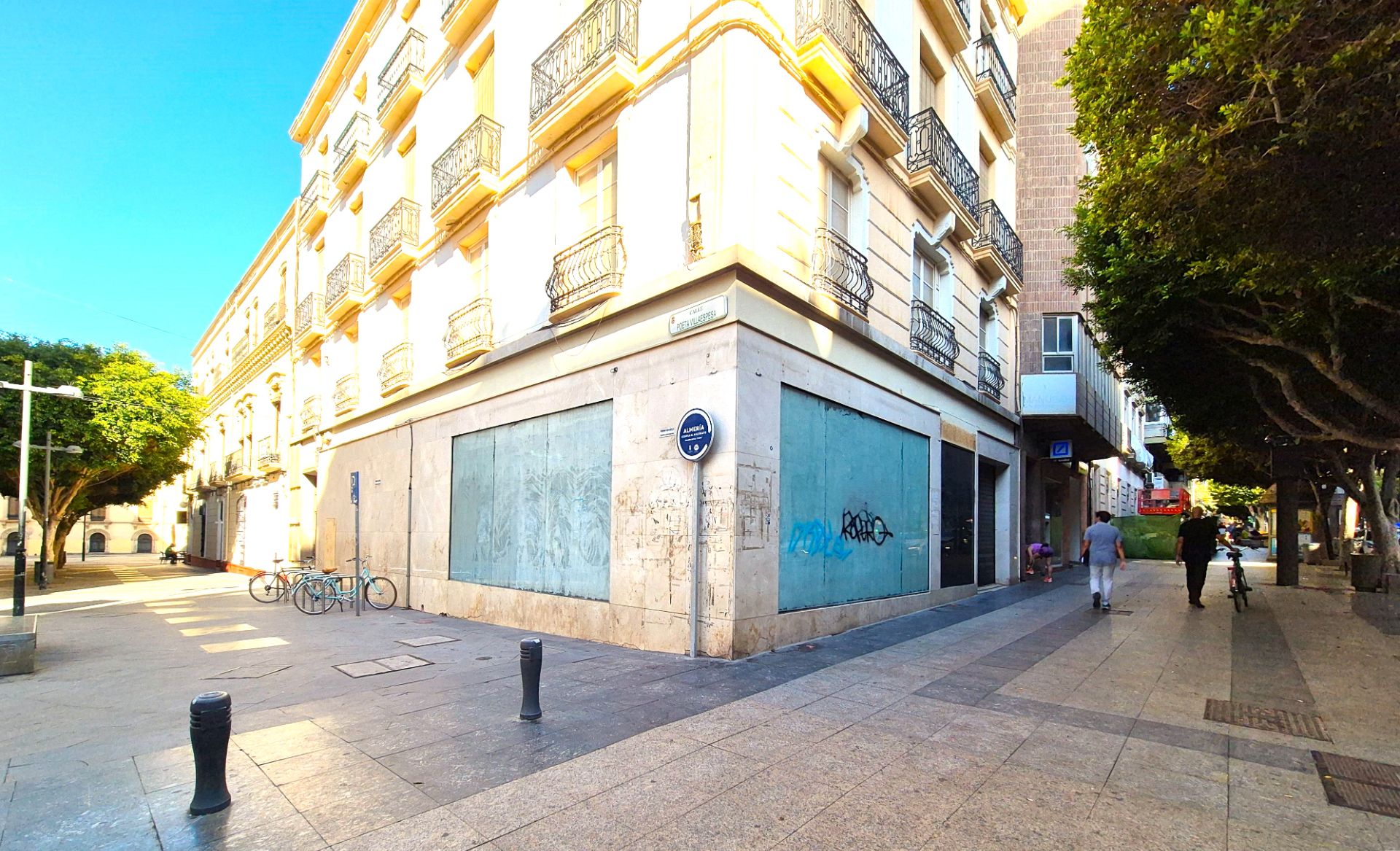 Exterior view of Premises to rent in  Almería Capital  with Terrace and Alarm