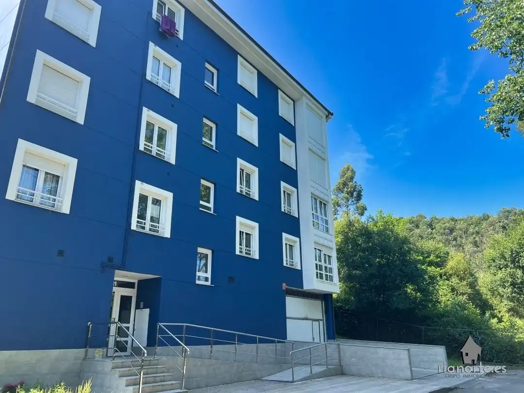 Vista exterior de Piso en venta en Ribadesella con Calefacción, Parquet y Trastero