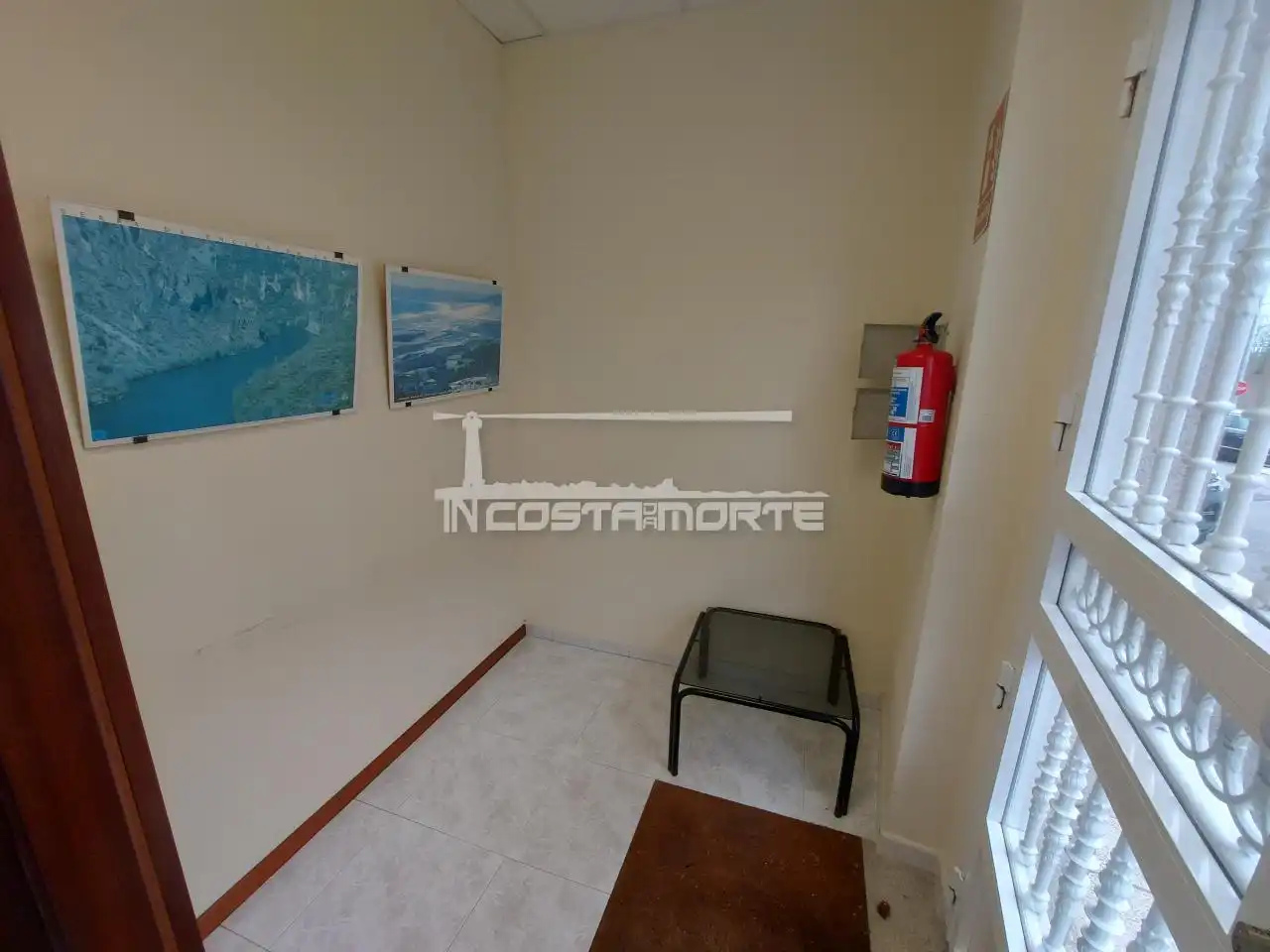 Office for rent in Carnota  with Storage room