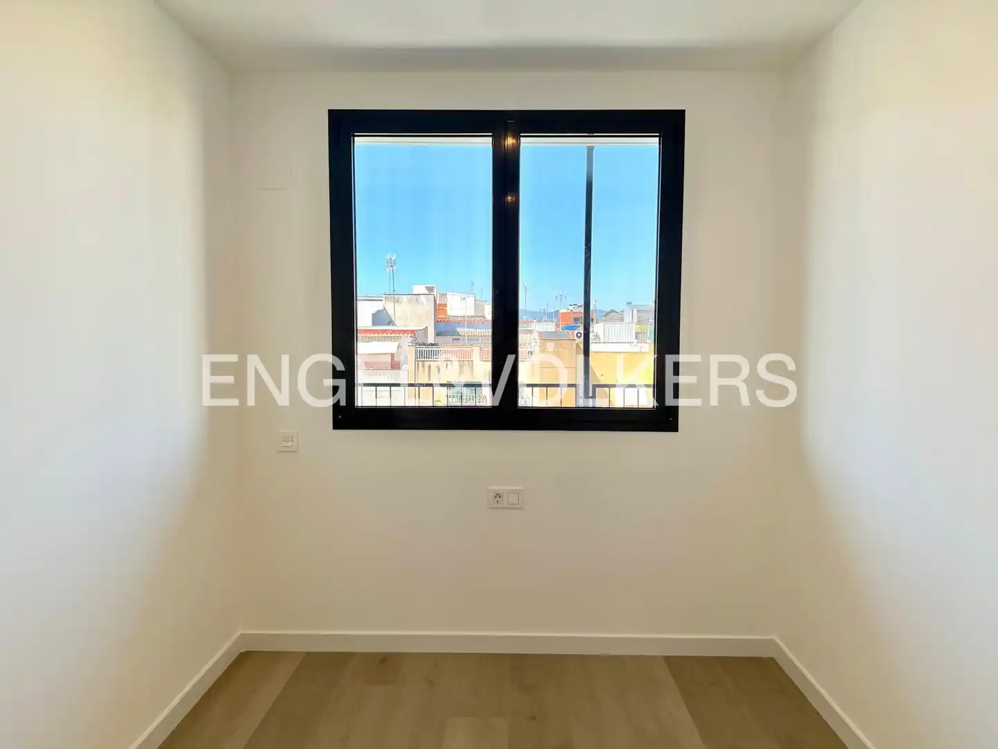 Habitación de Piso de alquiler en Badalona con Aire acondicionado, Calefacción y Parquet