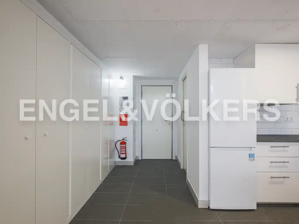 Parkplatz von Loft zur Miete in Valencia mit Klimaanlage, Heizung und Privatgarten