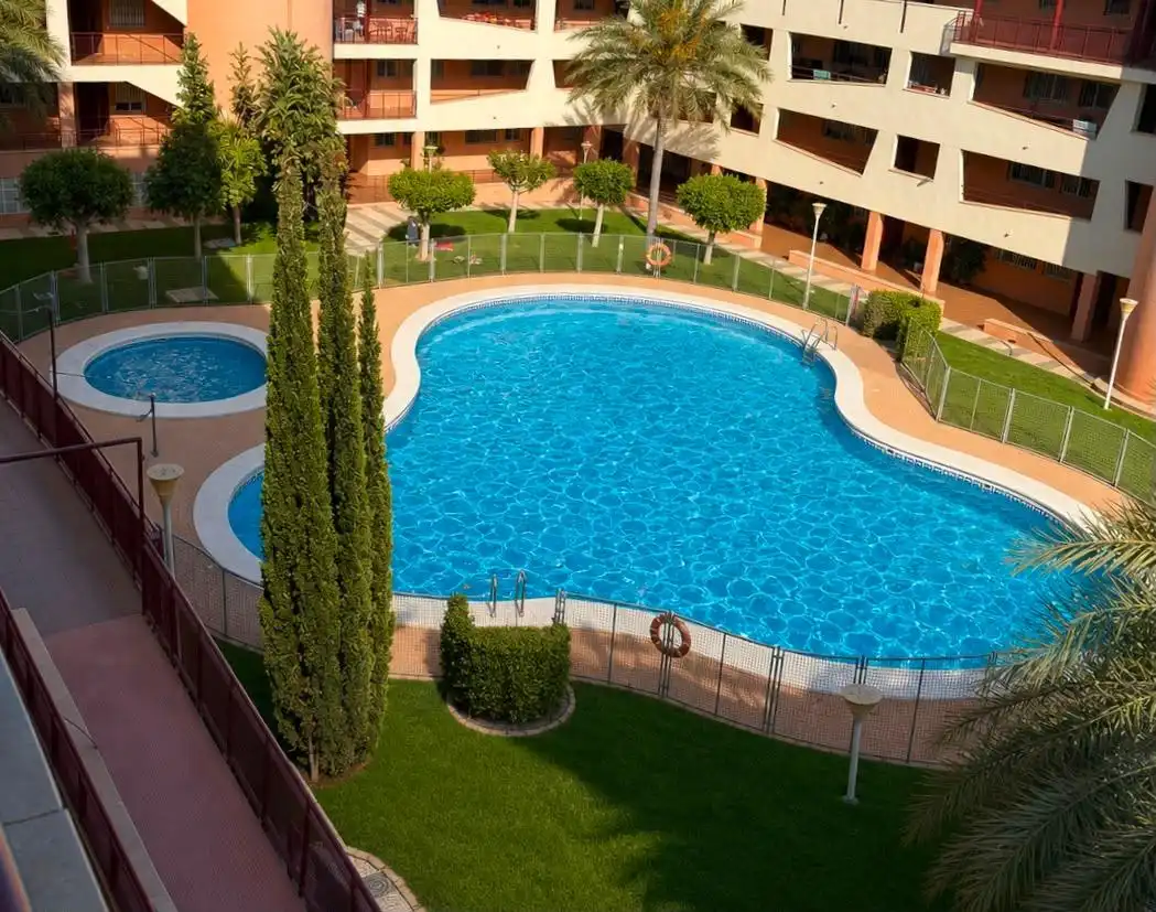 Piscina de Piso en venta en Roquetas de Mar con Jardín privado, Terraza y Piscina comunitaria