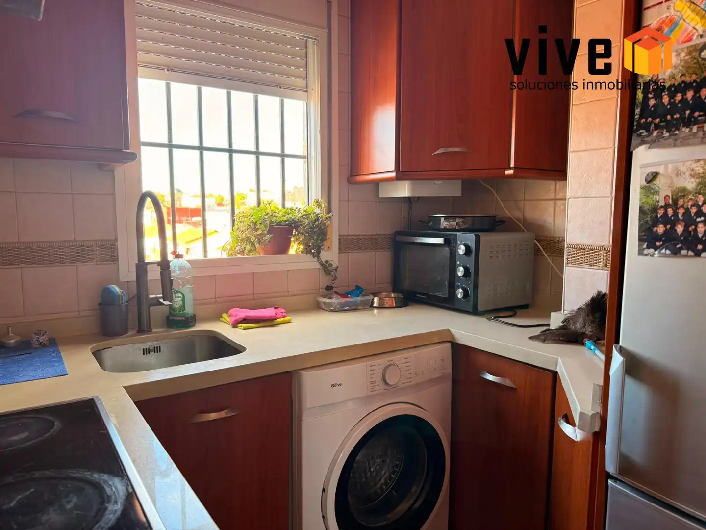 Kitchen of Flat for sale in Sevilla  with Air Conditioner and Storage room