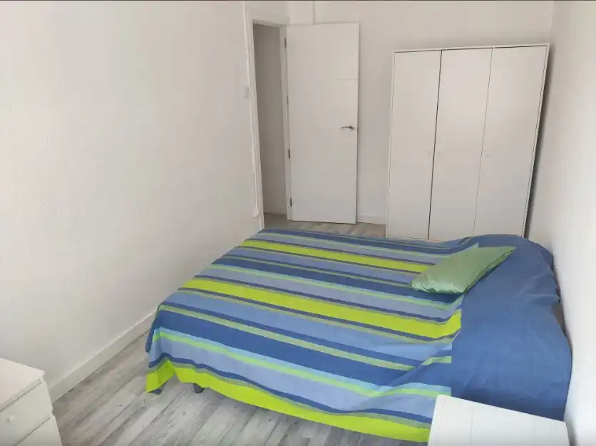 Habitación de Piso de alquiler en Zaragoza con Calefacción, Parquet y Amueblado