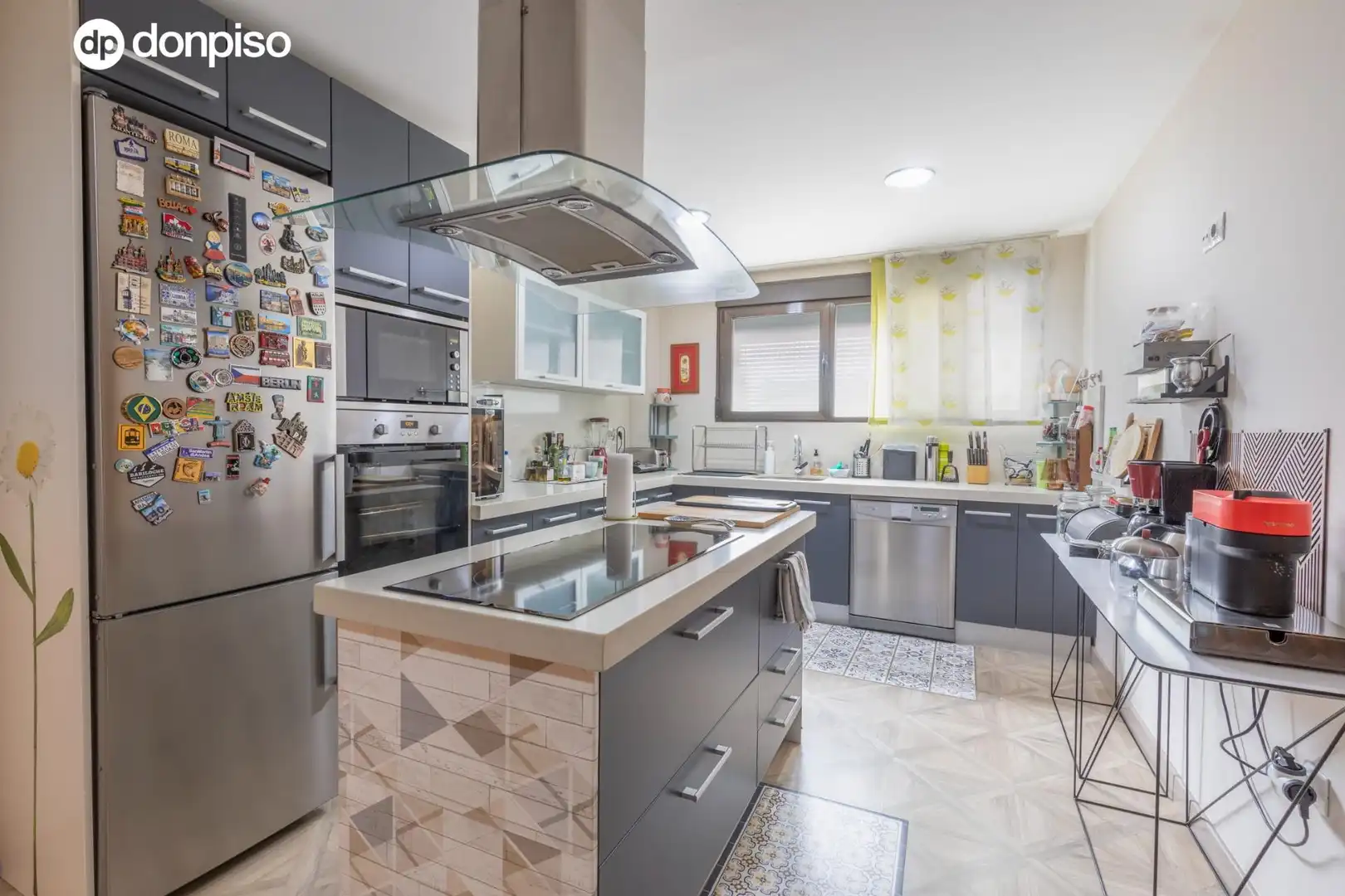 Cuina de Dúplex en venda en Granada amb Aire condicionat, Calefacció i Traster