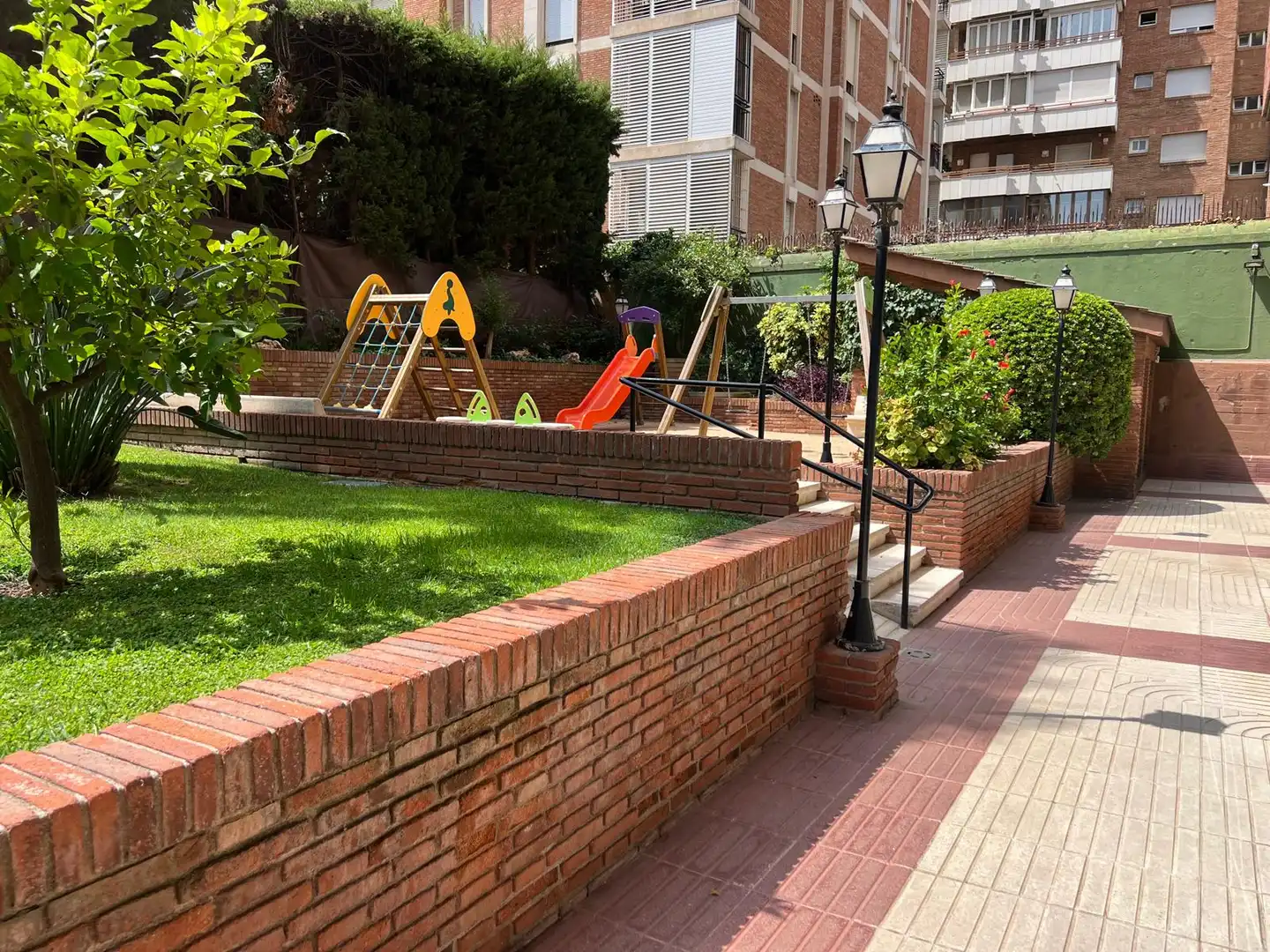 Garden of Flat for rent in Barcelona  with Air Conditioner, Heating and Private garden