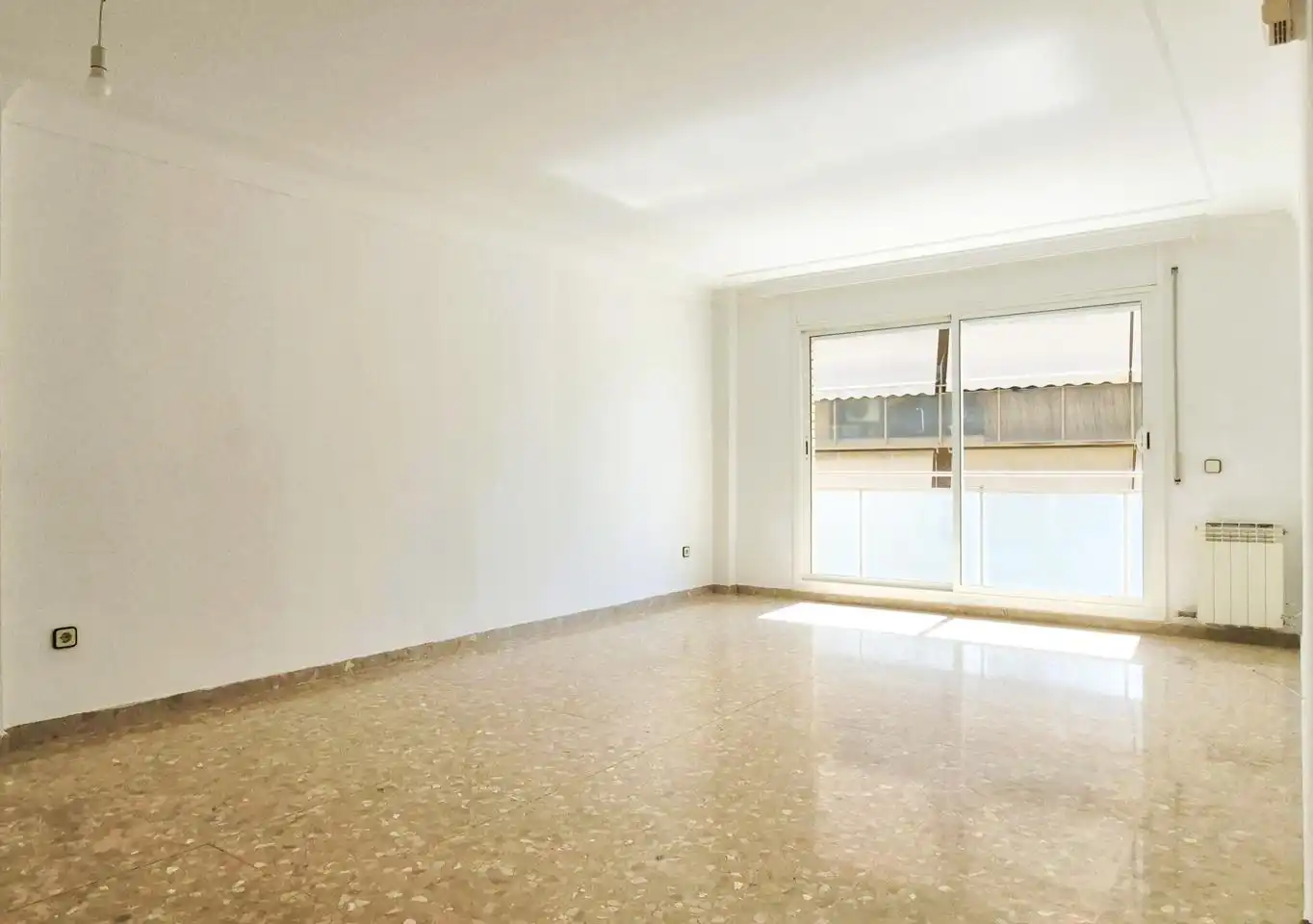 Sala de estar de Piso en venta en Terrassa con Calefacción, Terraza y Balcón